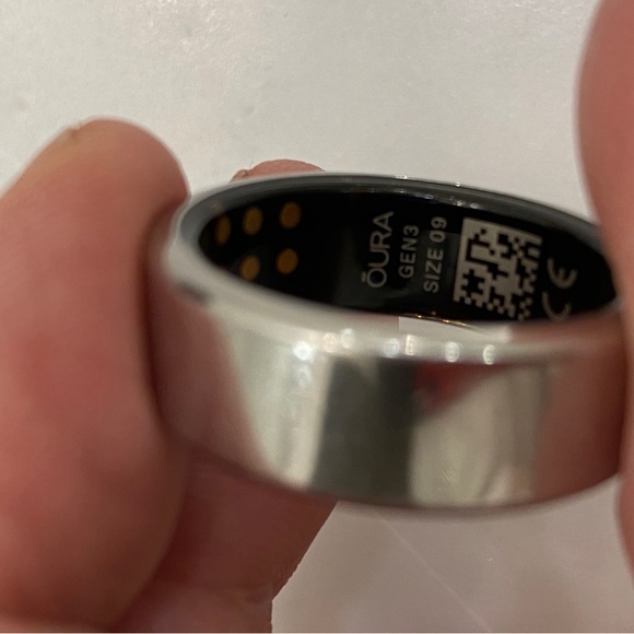Oura Ring, Gen 3 - Picture 5 of 9